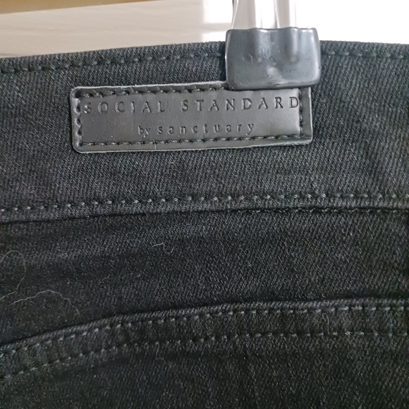 Social Standard by Sanctuary Black Jeans - Picture 8 of 8